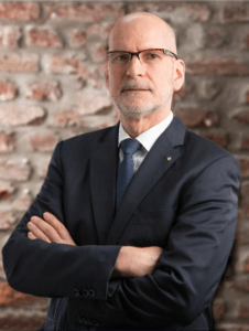Dr. Richard Nouvertné: Lawyer